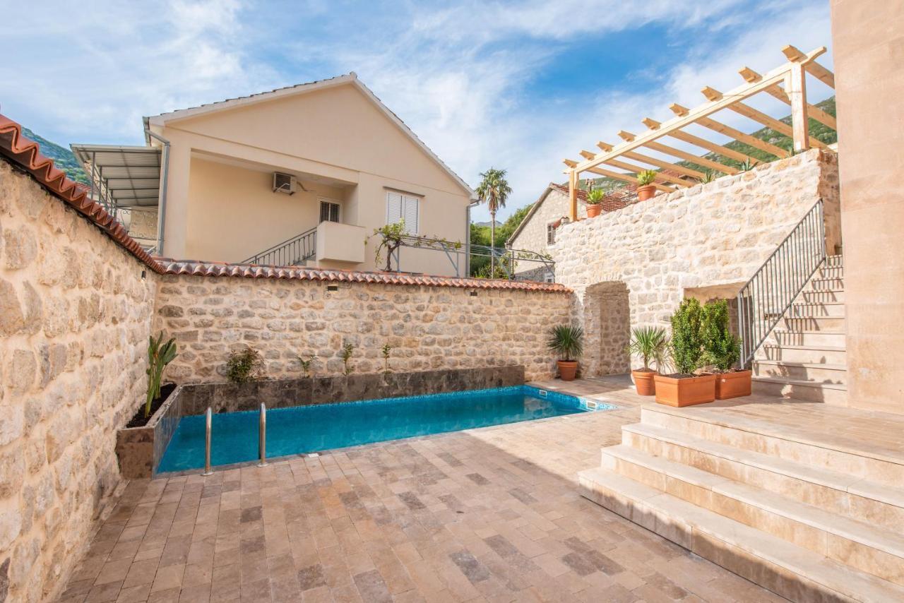 Apartments Gabela Рисан Экстерьер фото