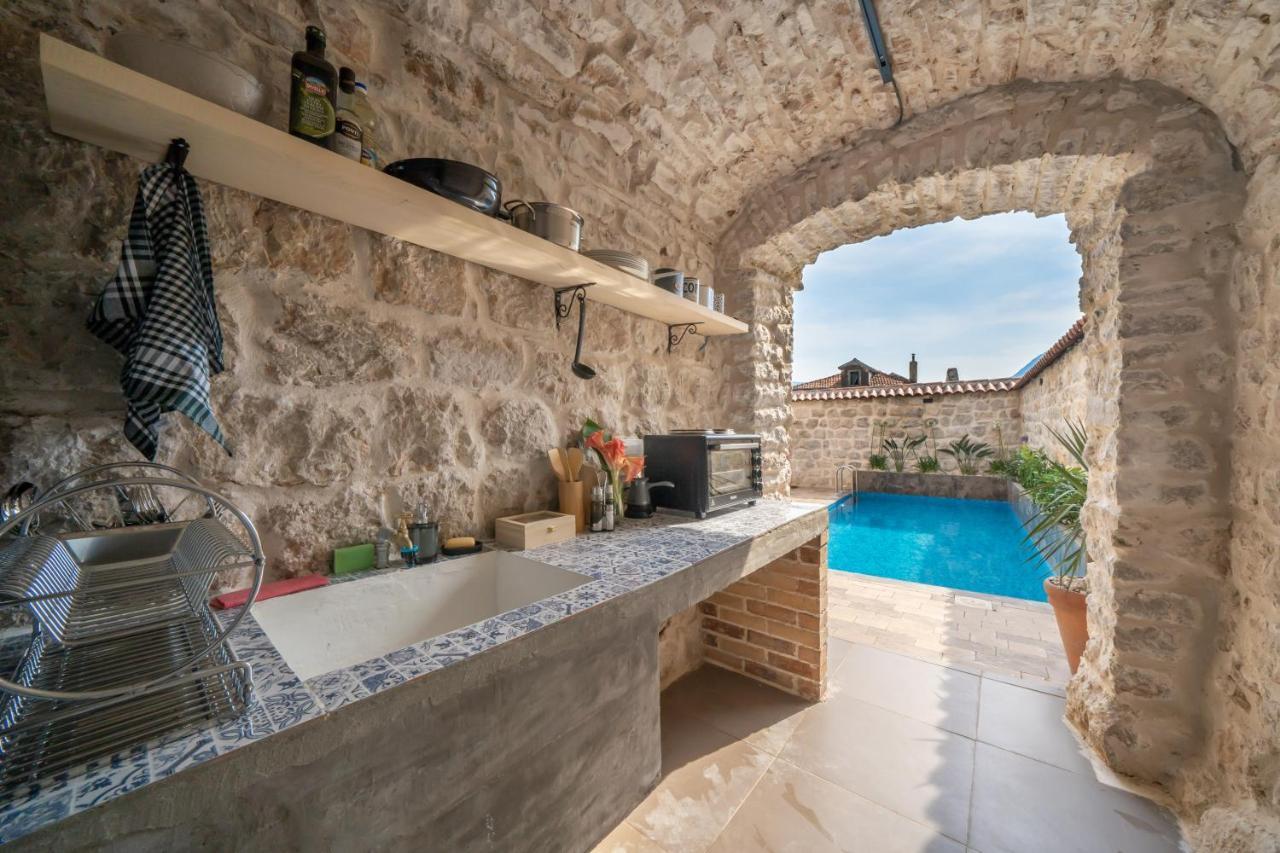 Apartments Gabela Рисан Экстерьер фото